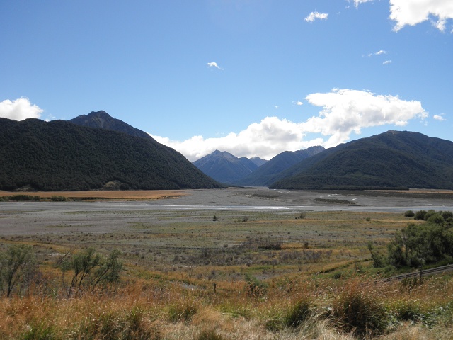 066 Waimackariri River Valley